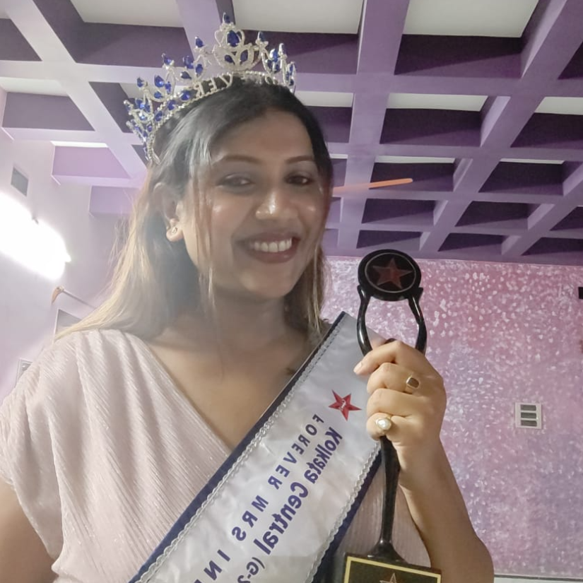 Mallika Bhattacharya Won Mrs Kolkata Central 2023 Crown