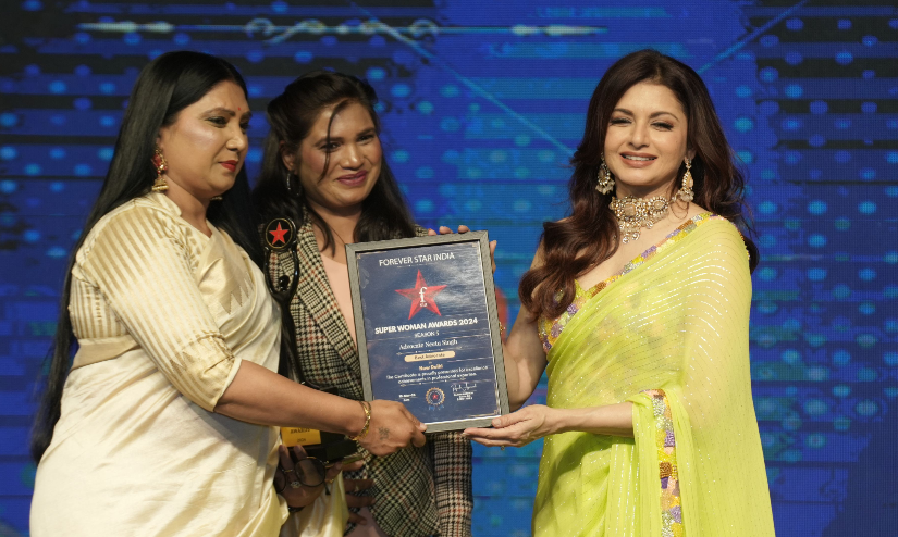 Best Advocate in New Delhi 2024 Award presented to Advocate Neetu Singh (Super Woman Award Season-5)