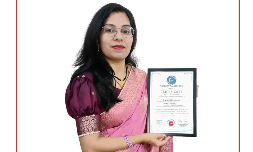 Astrologer Yamini Sharma Super Woman Award
